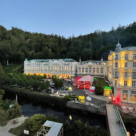 Riverside Apartment Karlsbad Buitenkant foto