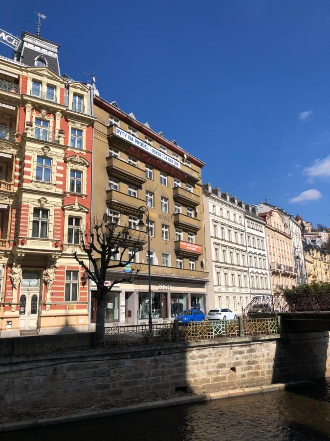 Riverside Apartment Karlsbad Buitenkant foto